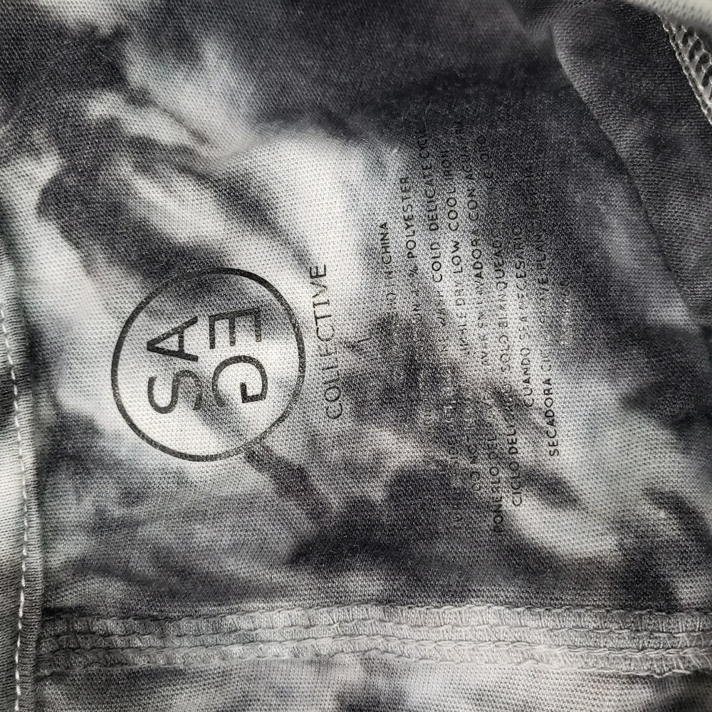 SAGE Collective black white tie dye long sleeve boxy tee - Picture 5 of 6